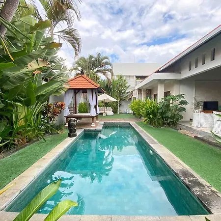 Spacious 3-Bedrooms Villa Kamari In Berawa